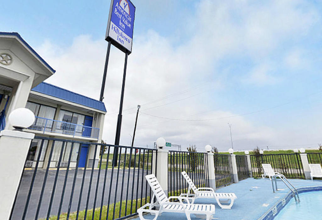 Americas Best Value Inn Hillsboro Exterior photo