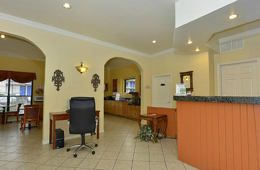 Americas Best Value Inn Hillsboro Exterior photo